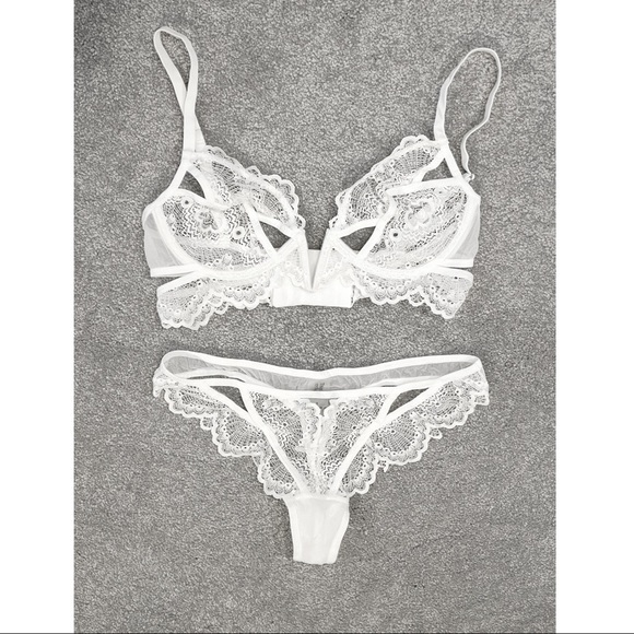 Thistle & Spire Kane Cutout V Wire Bra in Ivory - Picture 2 of 6